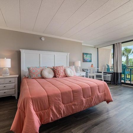 Ground Floor Ocean Front Studio - Caravelle Resort 124 Myrtle Beach Exterior foto