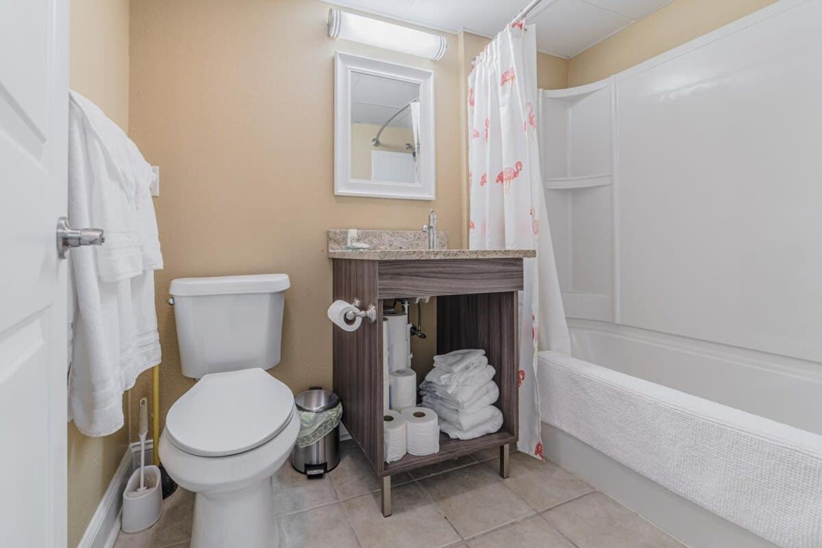 Ground Floor Ocean Front Studio - Caravelle Resort 124 Myrtle Beach Exterior foto