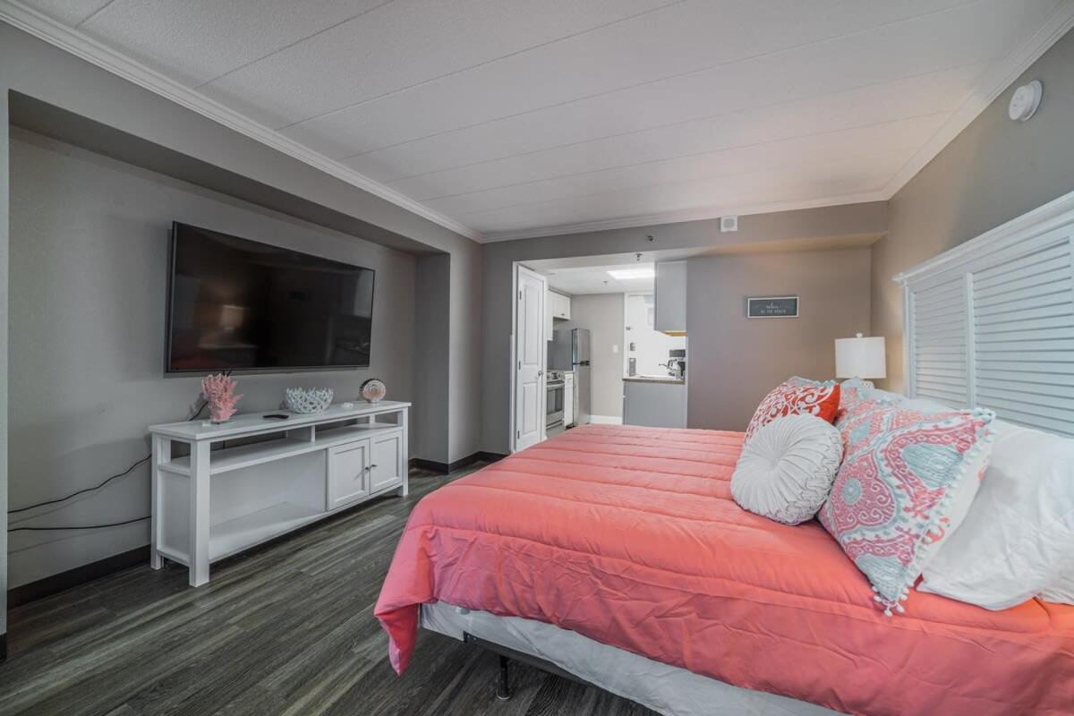 Ground Floor Ocean Front Studio - Caravelle Resort 124 Myrtle Beach Exterior foto