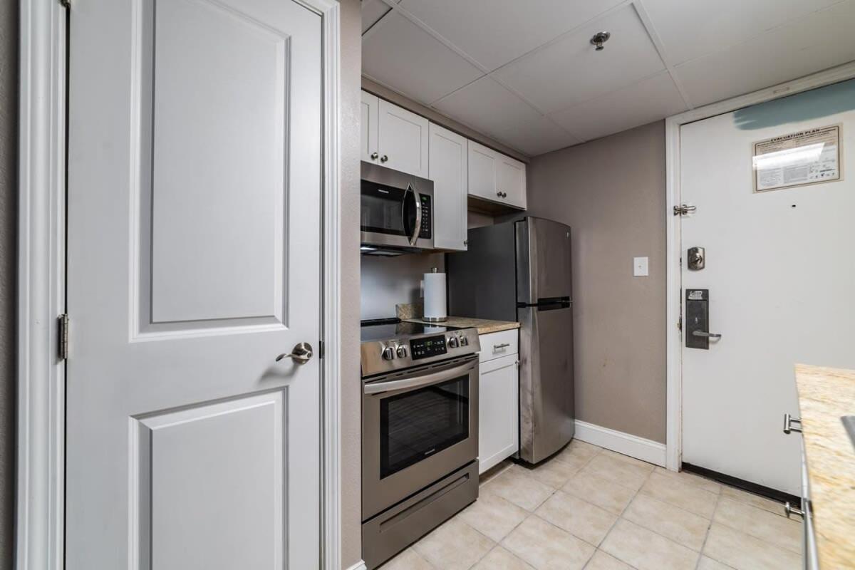 Ground Floor Ocean Front Studio - Caravelle Resort 124 Myrtle Beach Exterior foto