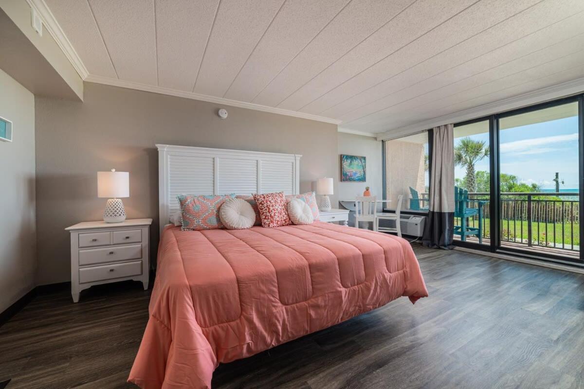 Ground Floor Ocean Front Studio - Caravelle Resort 124 Myrtle Beach Exterior foto